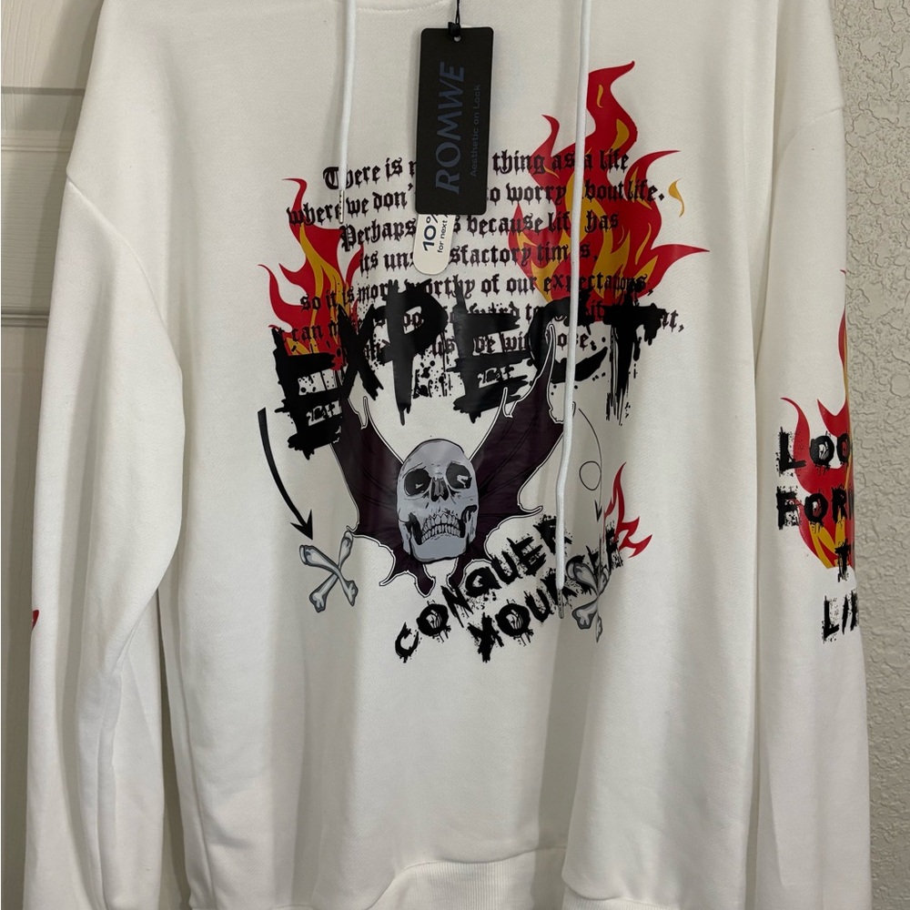 ROMWE White Hoodie with Skull and Flame Graphics
